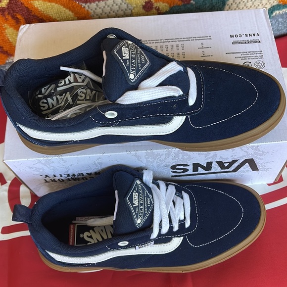 Vans Kyle Walker
Dress Blues/Gum
VNOA5JIEFS1
WMNS sneakers - Picture 3 of 16